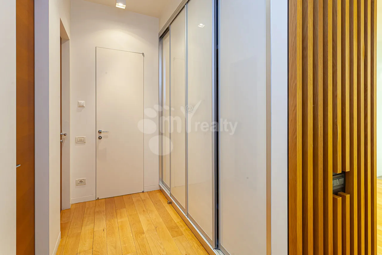 Снять 4 комнатную квартиру Вардананц ул, Центр Ереван, 158842