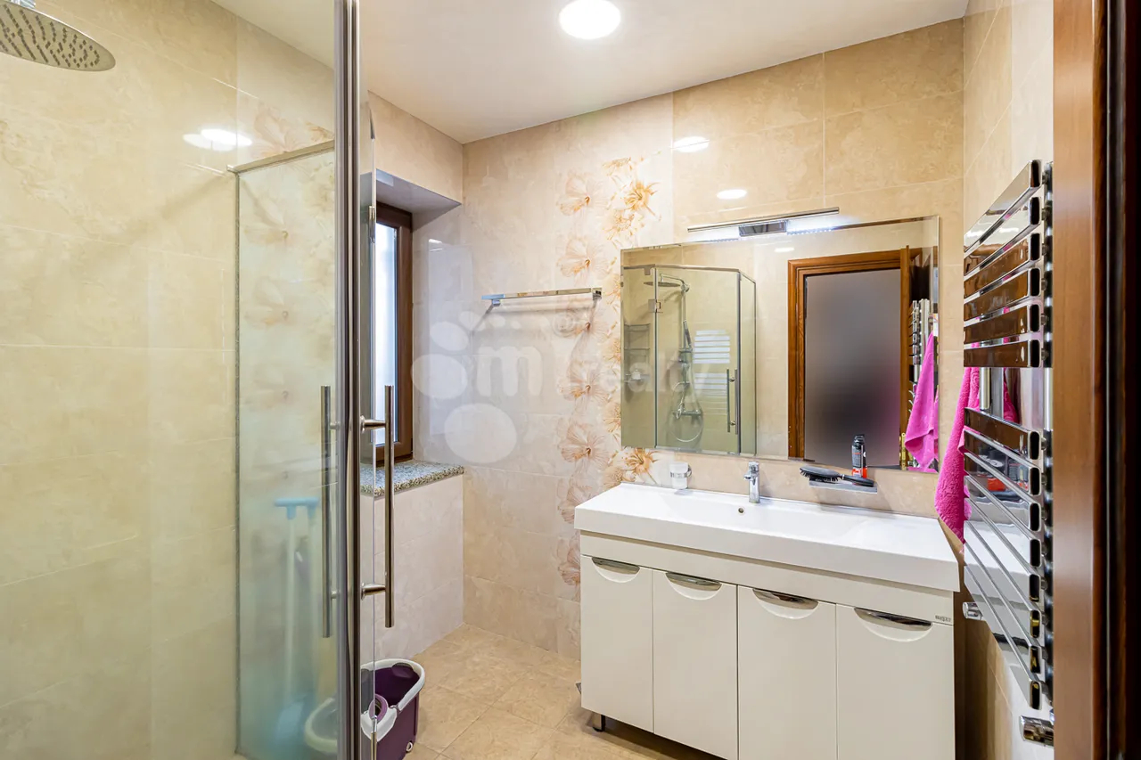 Առանձնատուն  Գ 1 թաղ., Աջափնյակ Երևան, 159068