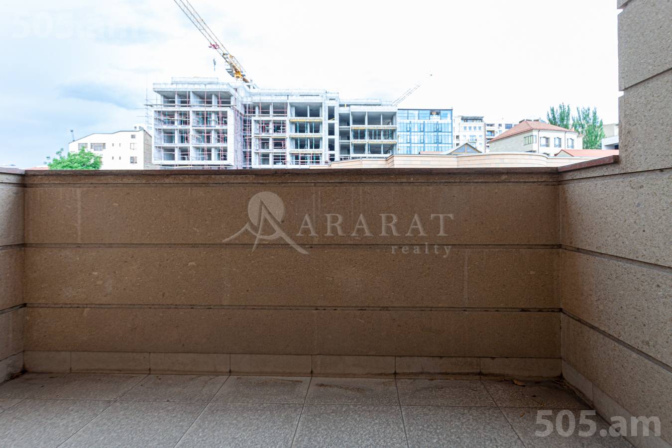 Купить 5 комнатную квартиру Антараин ул, Центр Ереван, 149077