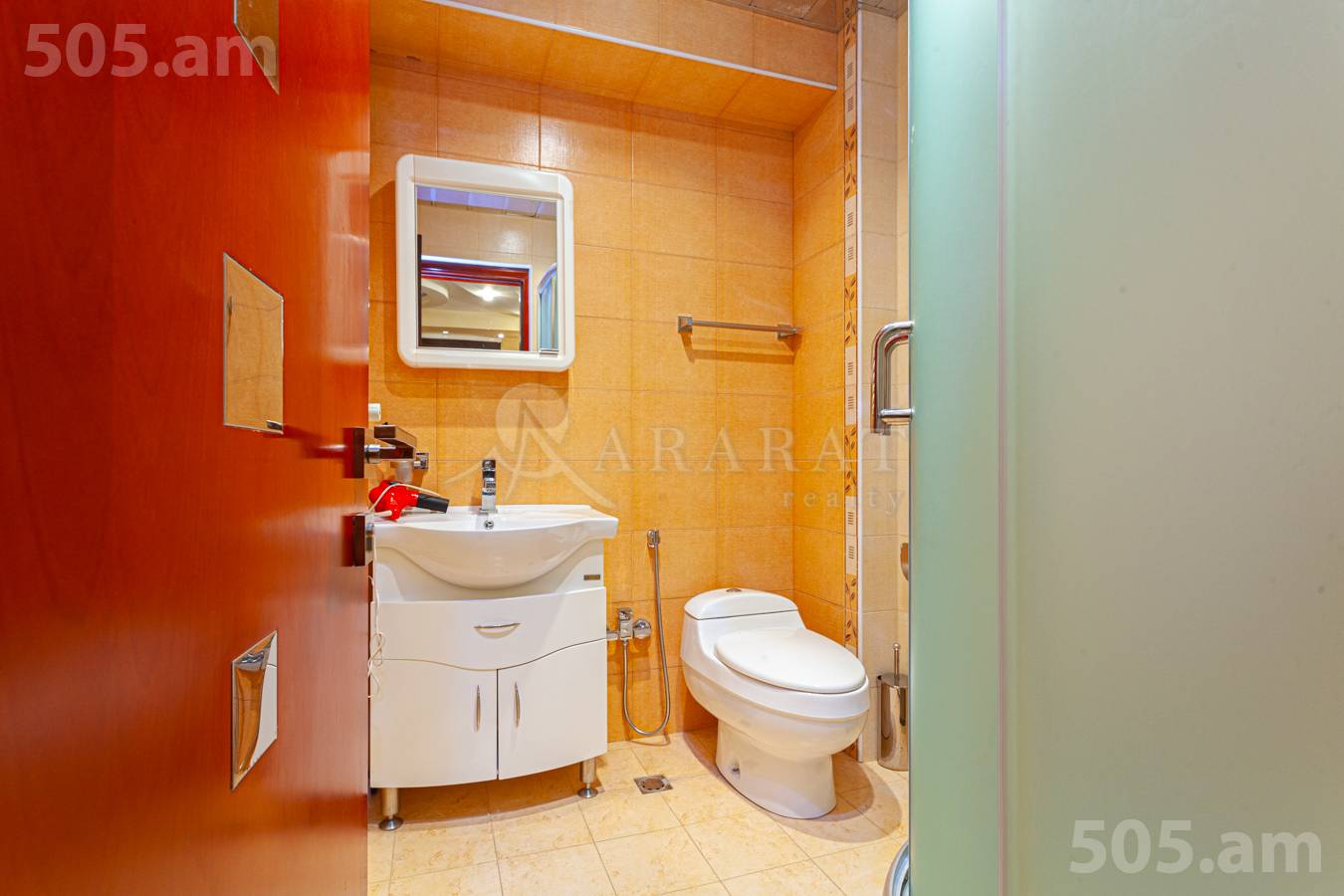 Купить 5 комнатную квартиру Антараин ул, Центр Ереван, 149077