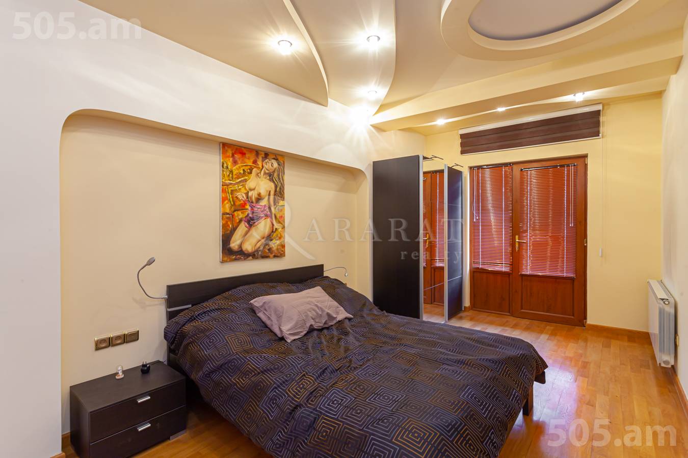 Купить 5 комнатную квартиру Антараин ул, Центр Ереван, 149077