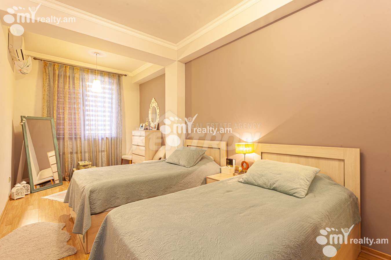 4 bedroom apartment for sale Antarayin St, Center Yerevan, 156021