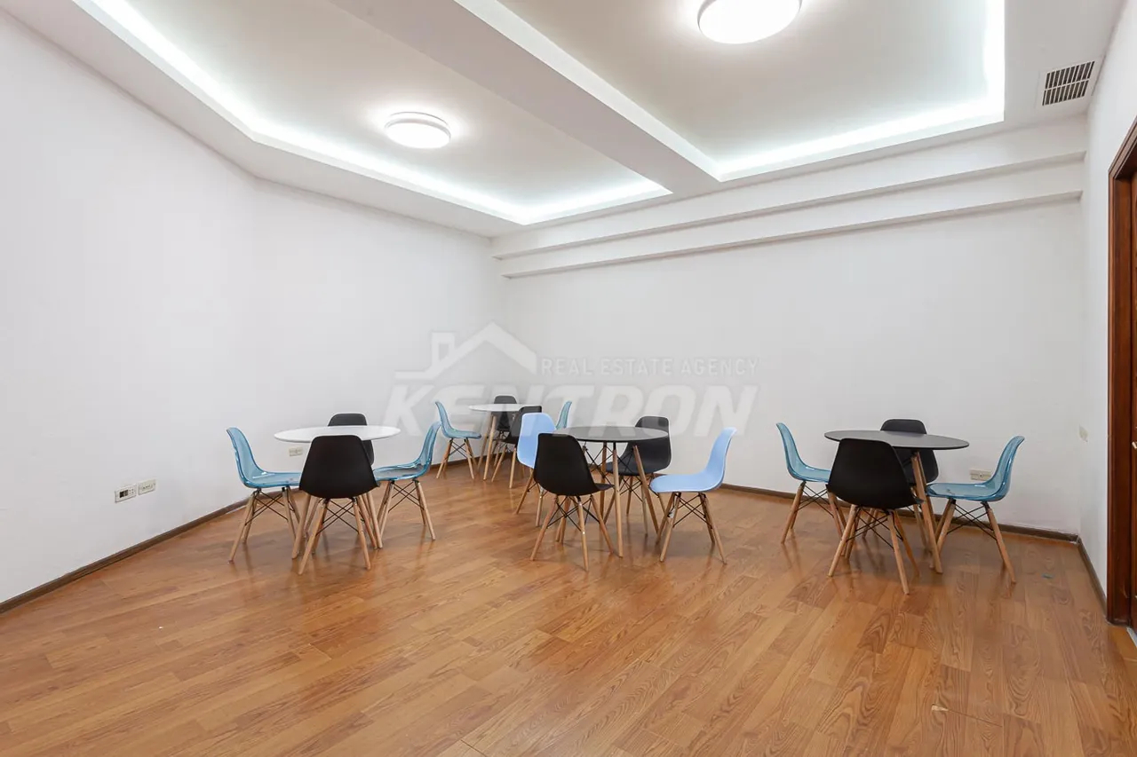 3 bedroom apartment for sale Abovyan St, Center Yerevan, 157550