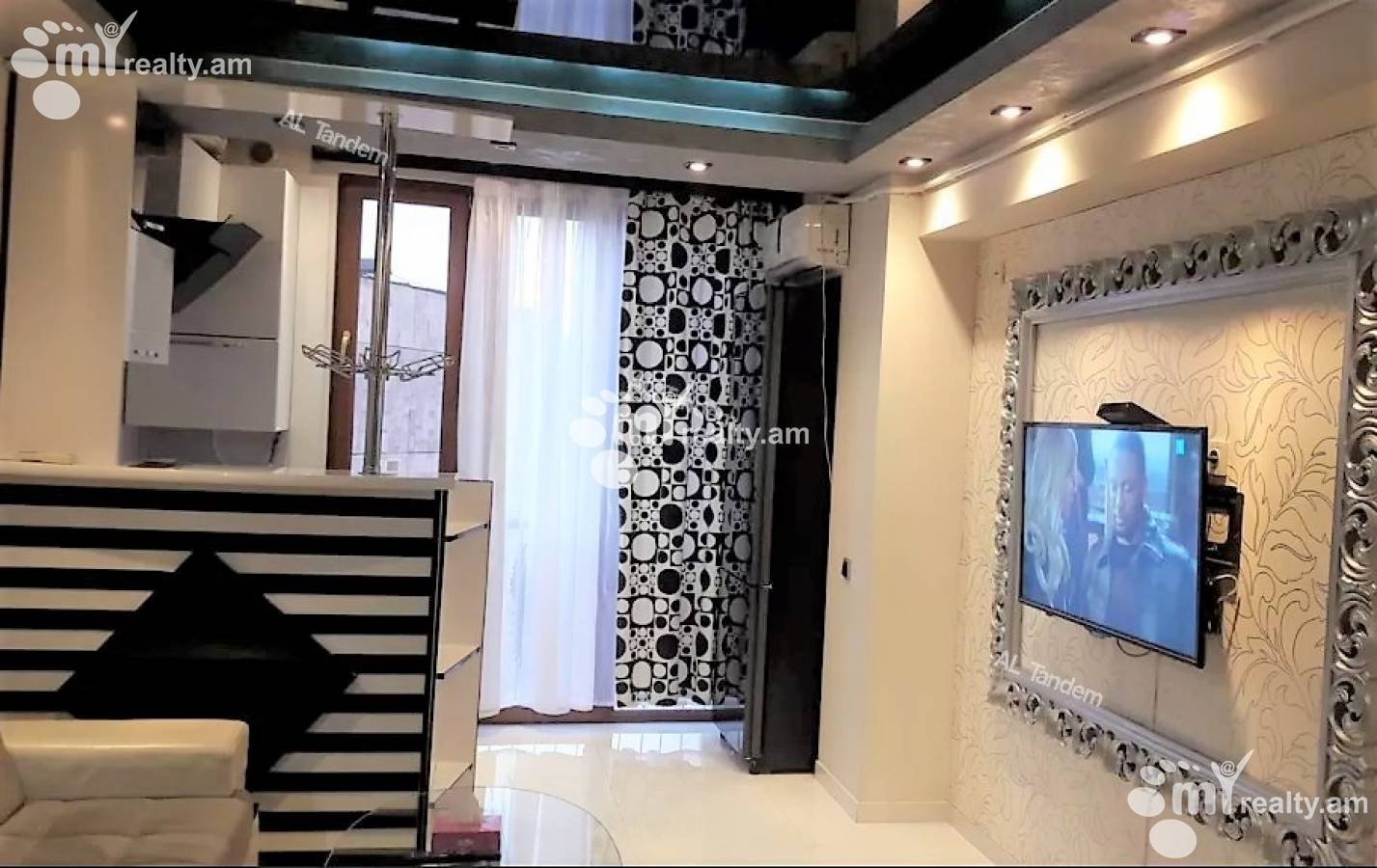 2 bedroom apartment for rent Baghramyan Ave (Kentron), Center Yerevan, 125079