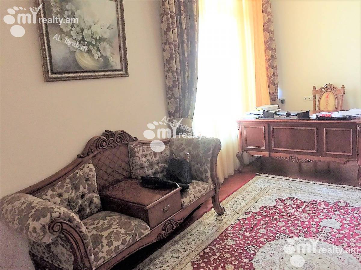 4 bedroom apartment for sale Azatutyan Ave, Arabkir Yerevan, 124007