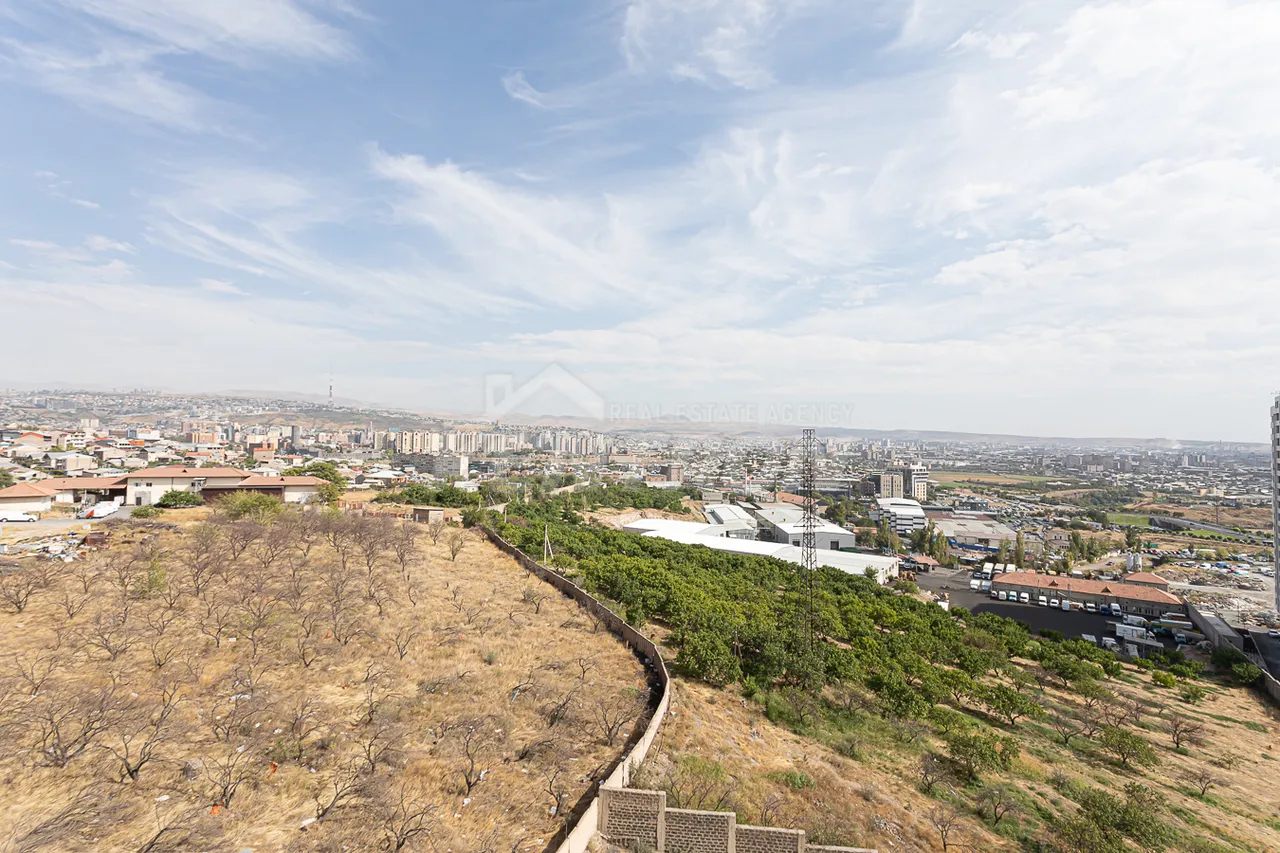 3 bedroom apartment for sale خیابان تسوواکال ایساکوف, مرکز شهر ایروان, 157222