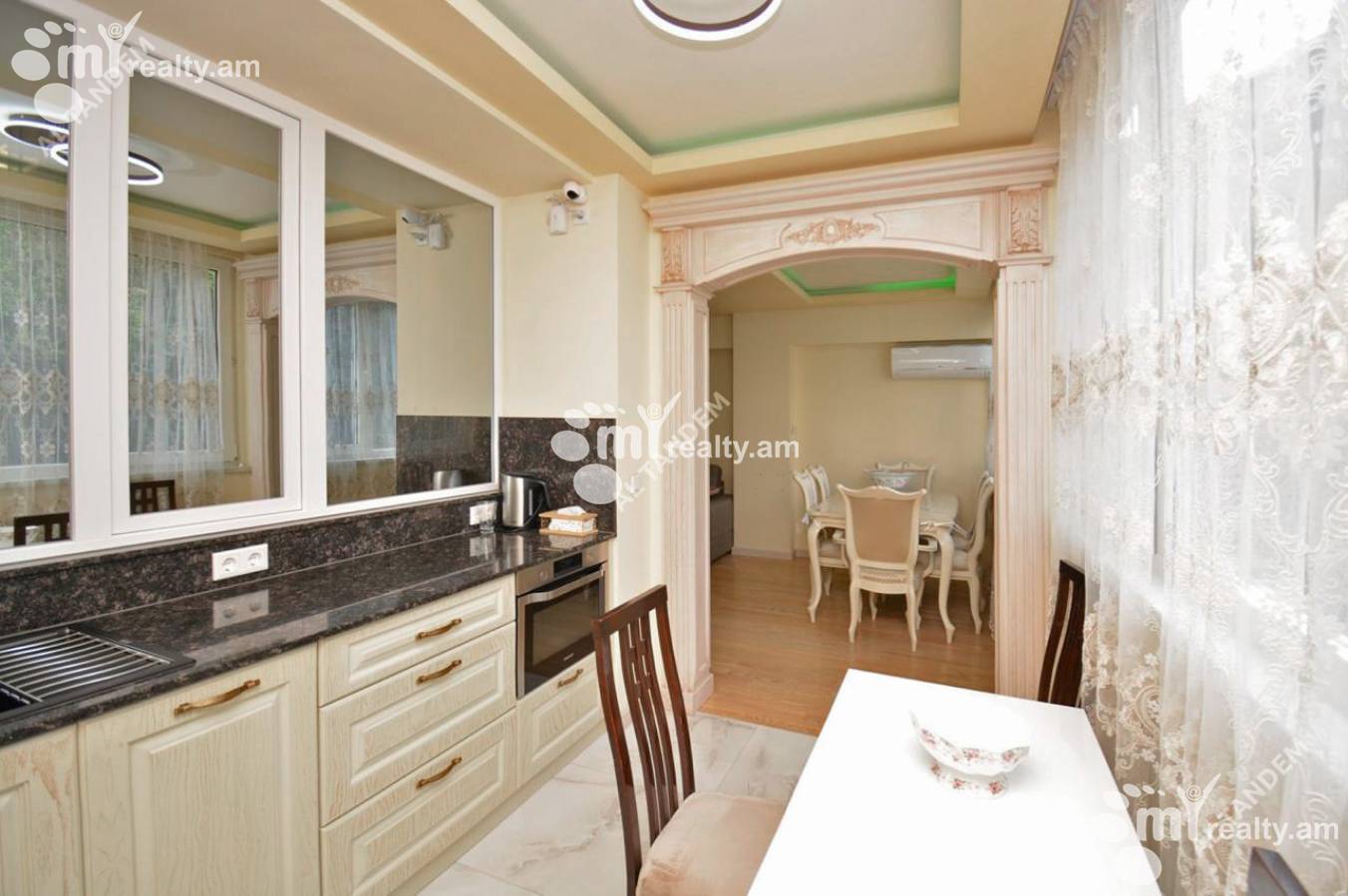 3 սենյականոց բնակարան վարձով Մոսկովյան փող, Կենտրոն Երևան, 160061