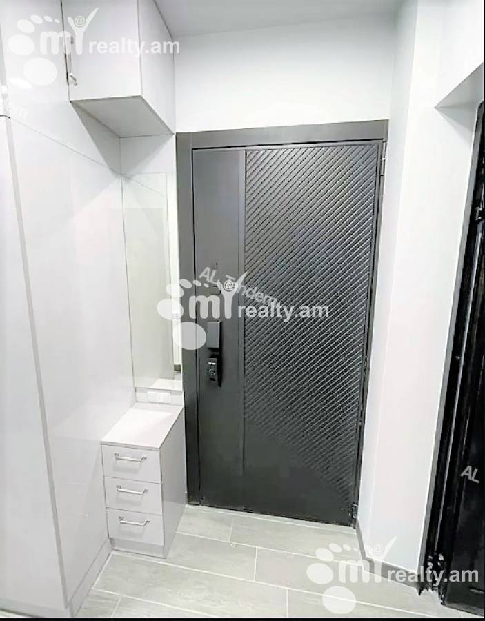 Купить 2 комнатную квартиру Маштоца пр, Центр Ереван, 140509