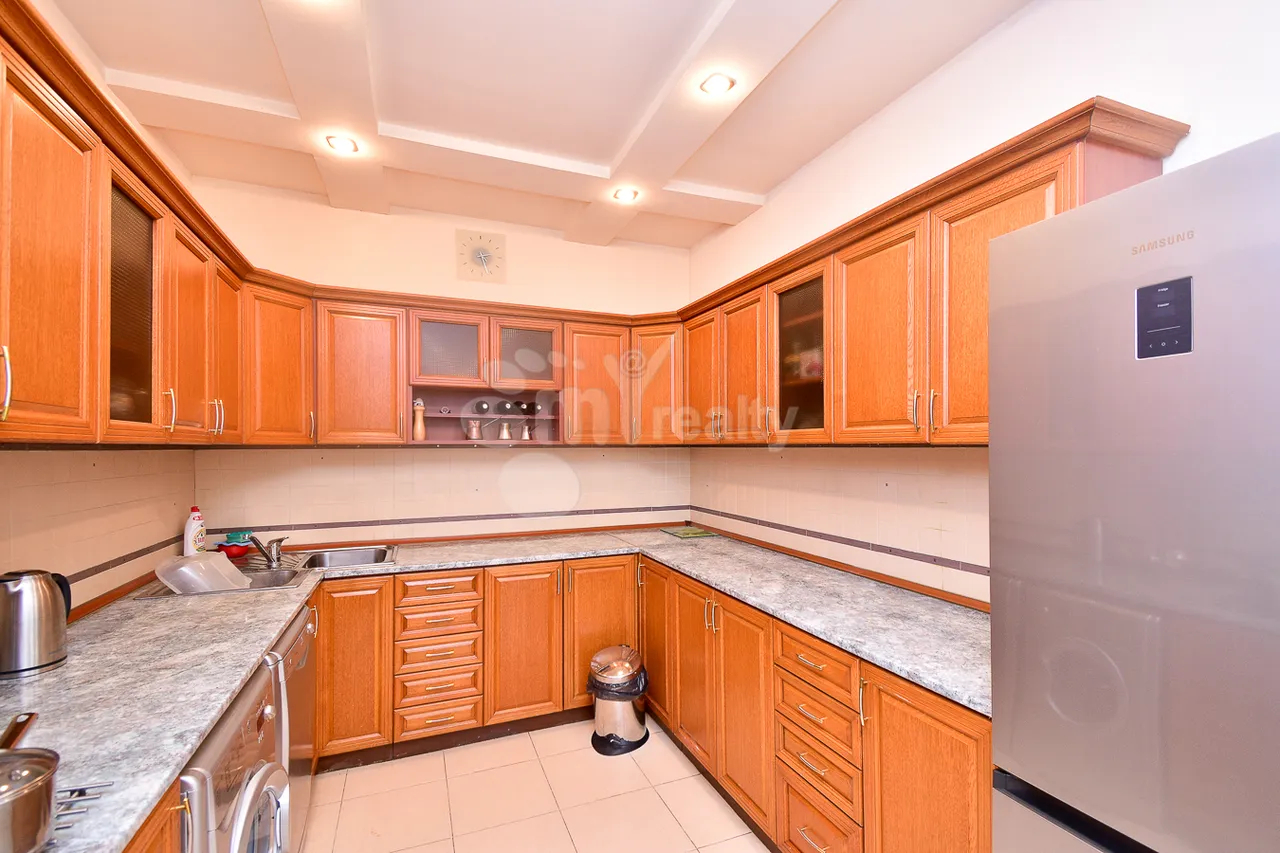 3 bedroom apartment for rent Tamanyan St, Center Yerevan, 160503