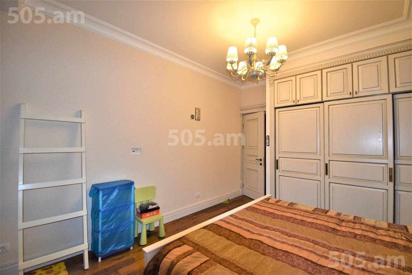 Купить 4 комнатную квартиру Цицернакаберд шоссе, Центр Ереван, 119472