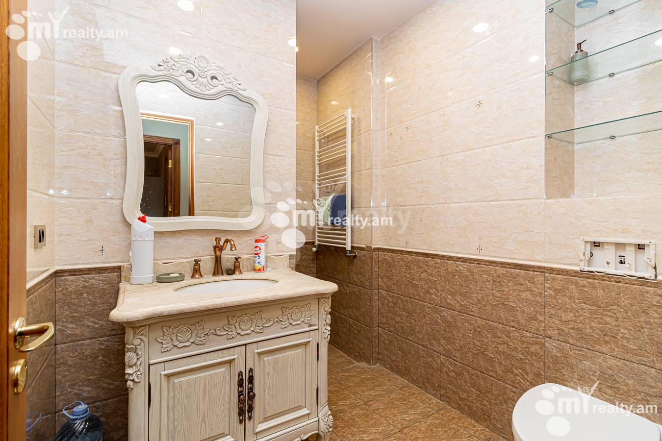 3 bedroom apartment for sale Aram St, Center Yerevan, 155508