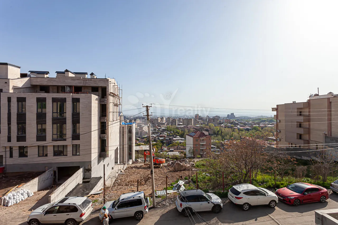 4 bedroom apartment for rent Antarayin St, Center Yerevan, 157525