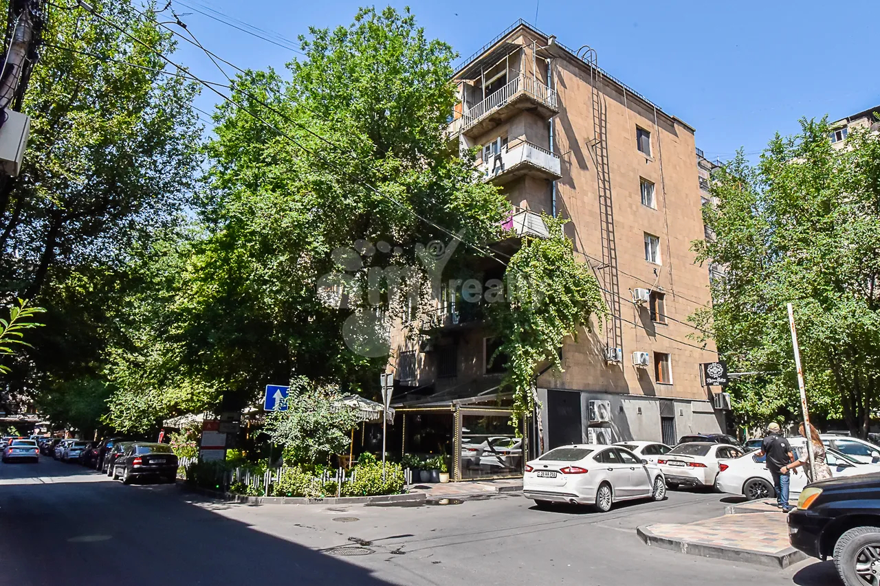 3 սենյականոց բնակարան  Կողբացու փող, Կենտրոն Երևան, 160976