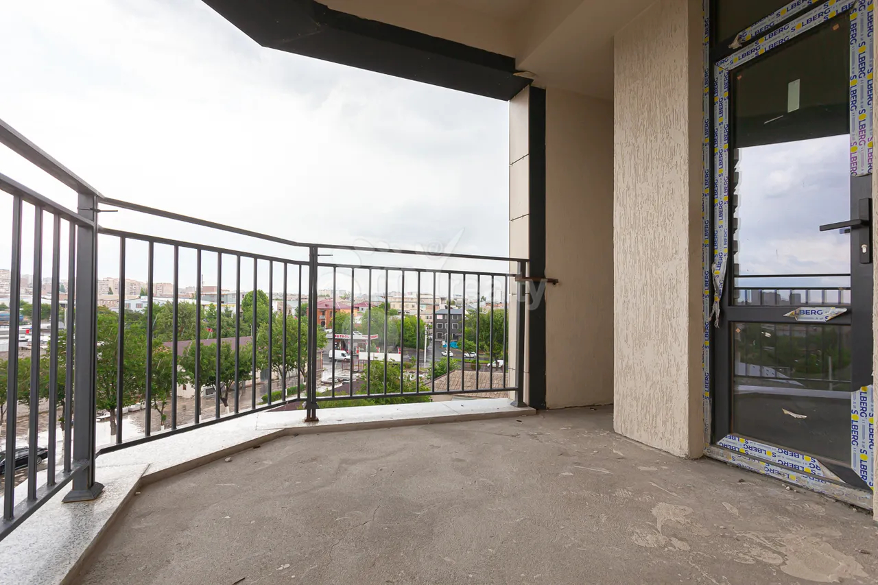 3 սենյականոց բնակարան  Հասրաթյան փ., Աջափնյակ Երևան, 157406