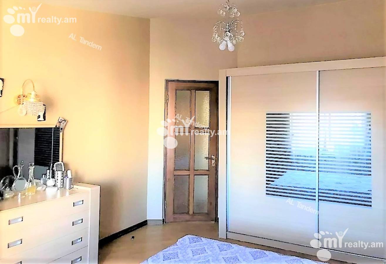 4 bedroom apartment for sale Teryan St, Center Yerevan, 124918