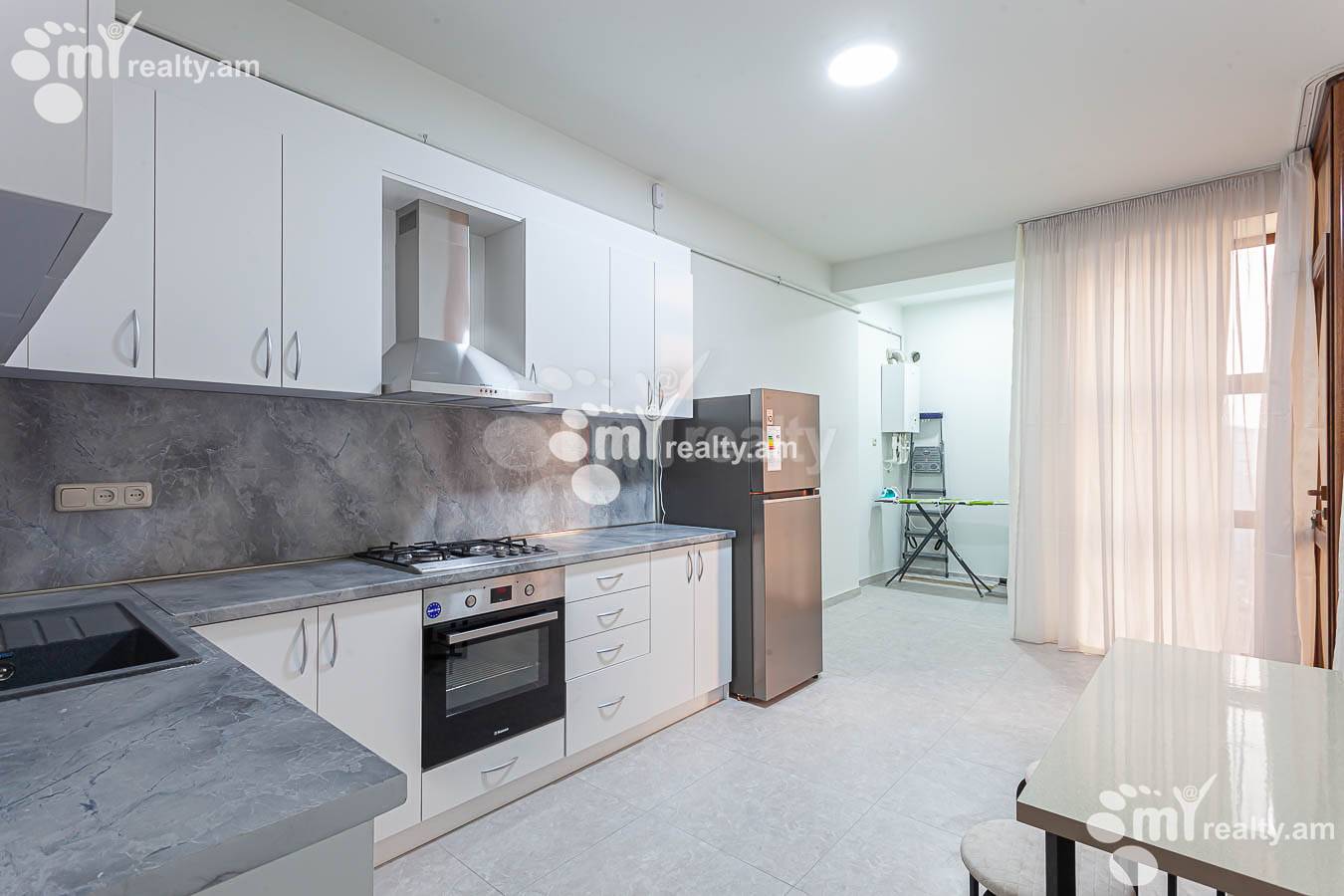 3 bedroom apartment for rent خیابان آرگیشتی, مرکز شهر ایروان, 154236