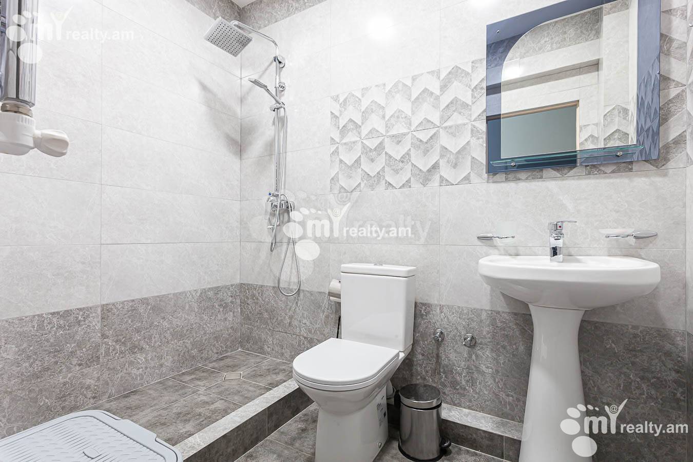 3 bedroom apartment for rent خیابان آرگیشتی, مرکز شهر ایروان, 154236