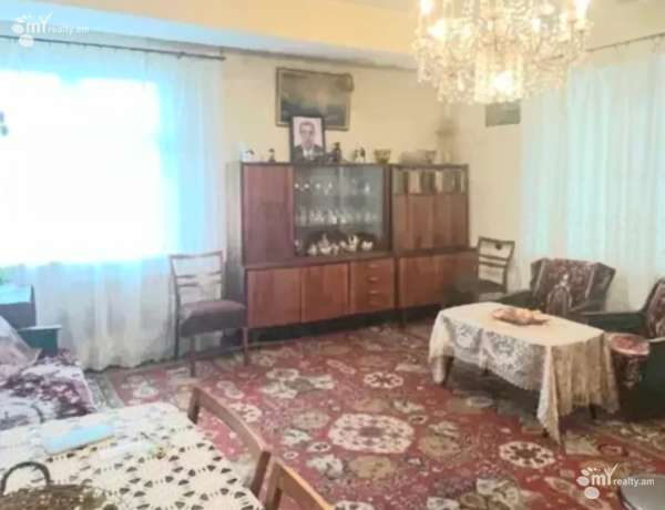 3-senyakanoc-bnakaran-vacharq-Yerevan-Erebuni