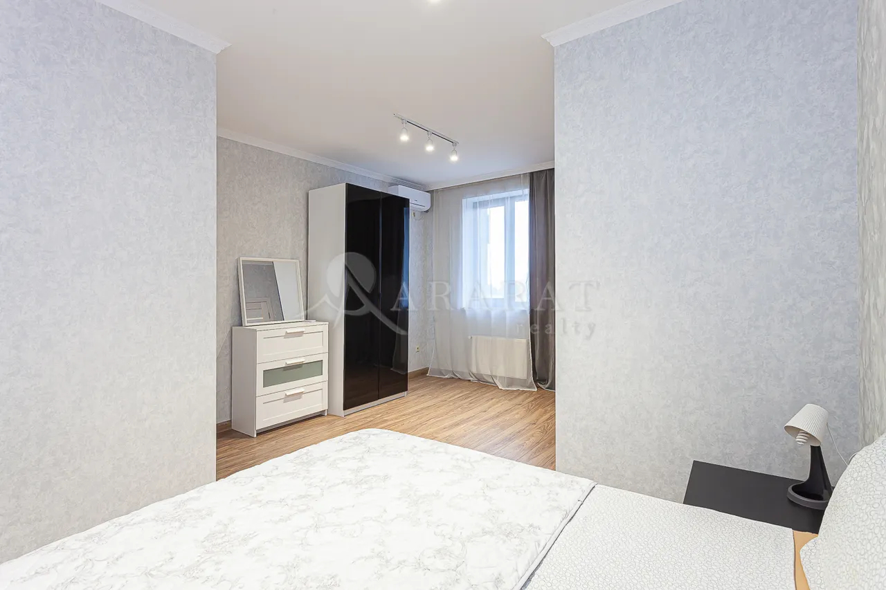 3 bedroom apartment for rent Teryan St, Center Yerevan, 158702