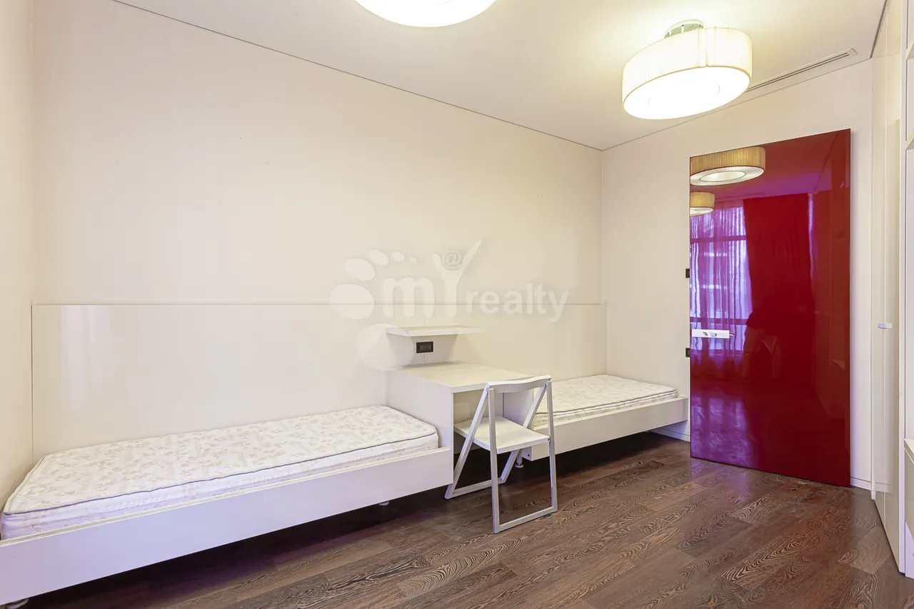 4 bedroom apartment for sale (خیابان نورترن (شمالی, مرکز شهر ایروان, 157217