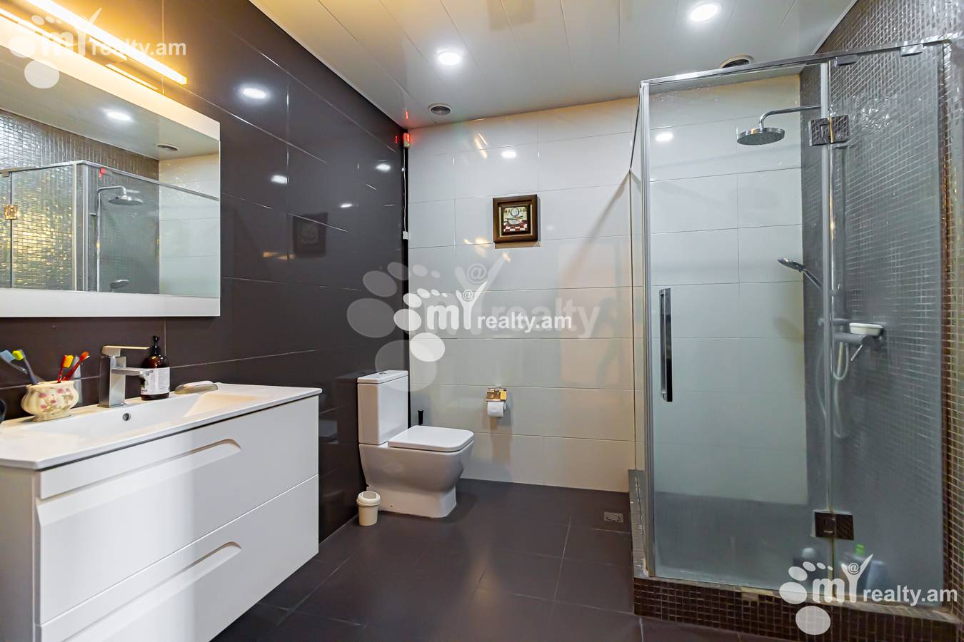 3 bedroom apartment for sale Ler. Kamsar St, Center Yerevan, 153195