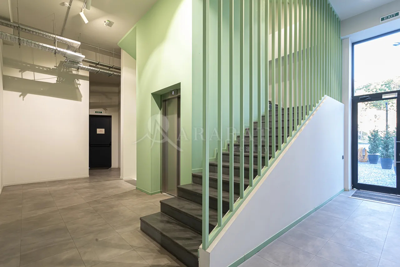 Commercial for rent خیابان میاسنیکیان, مرکز شهر ایروان, 157360