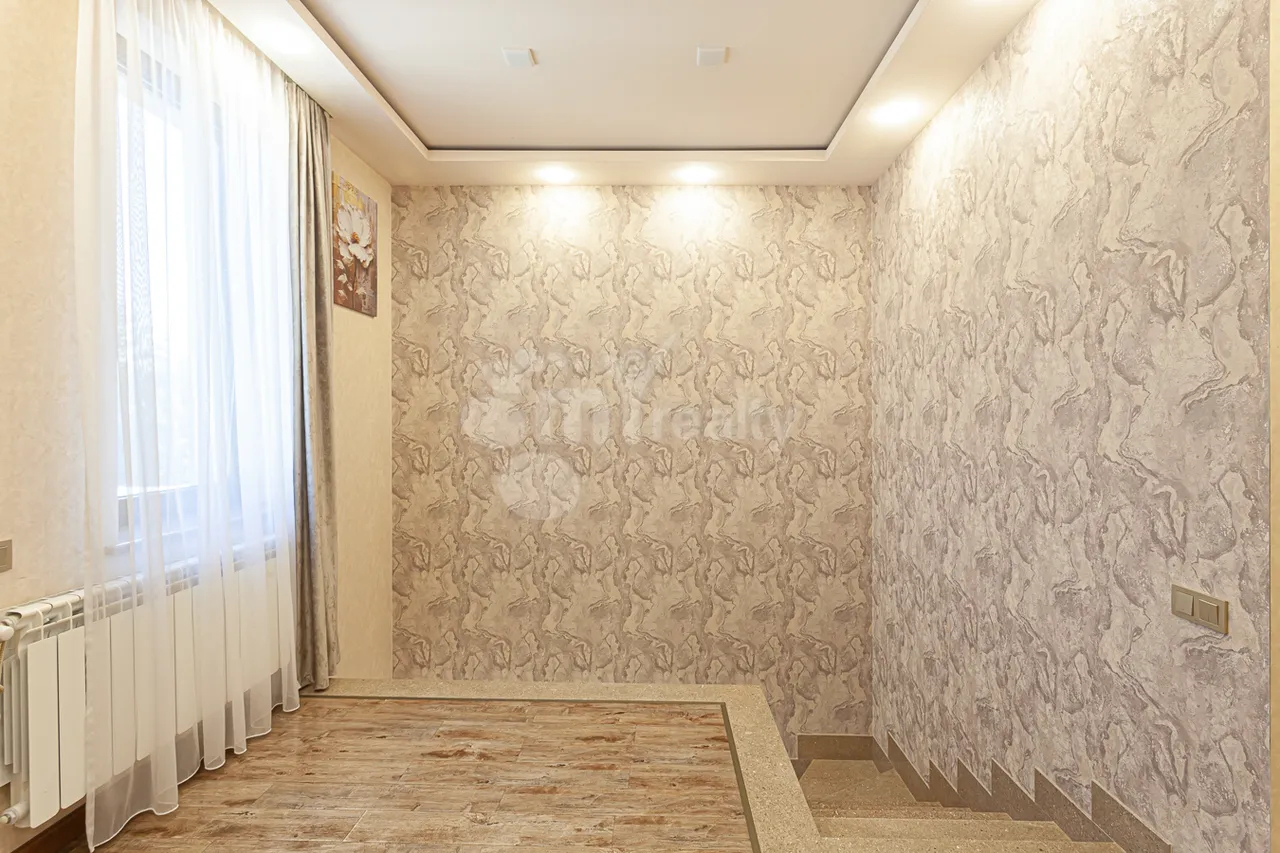 House for sale Paruyr Sevak dis., Awan Yerevan, 161206