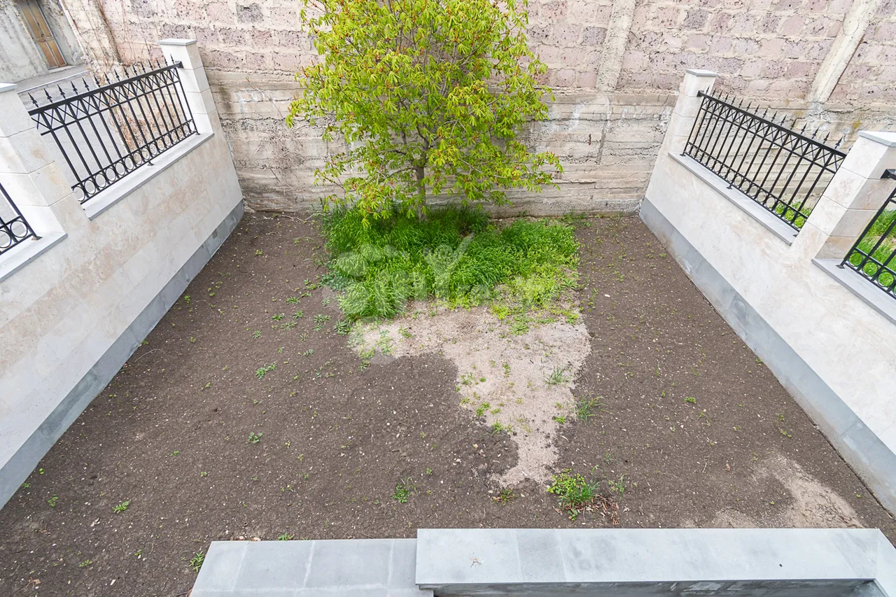 Առանձնատուն  կառուցապատողից Գ. Հովսեփյան փող, Նորք-Մարաշ Երևան, 160233