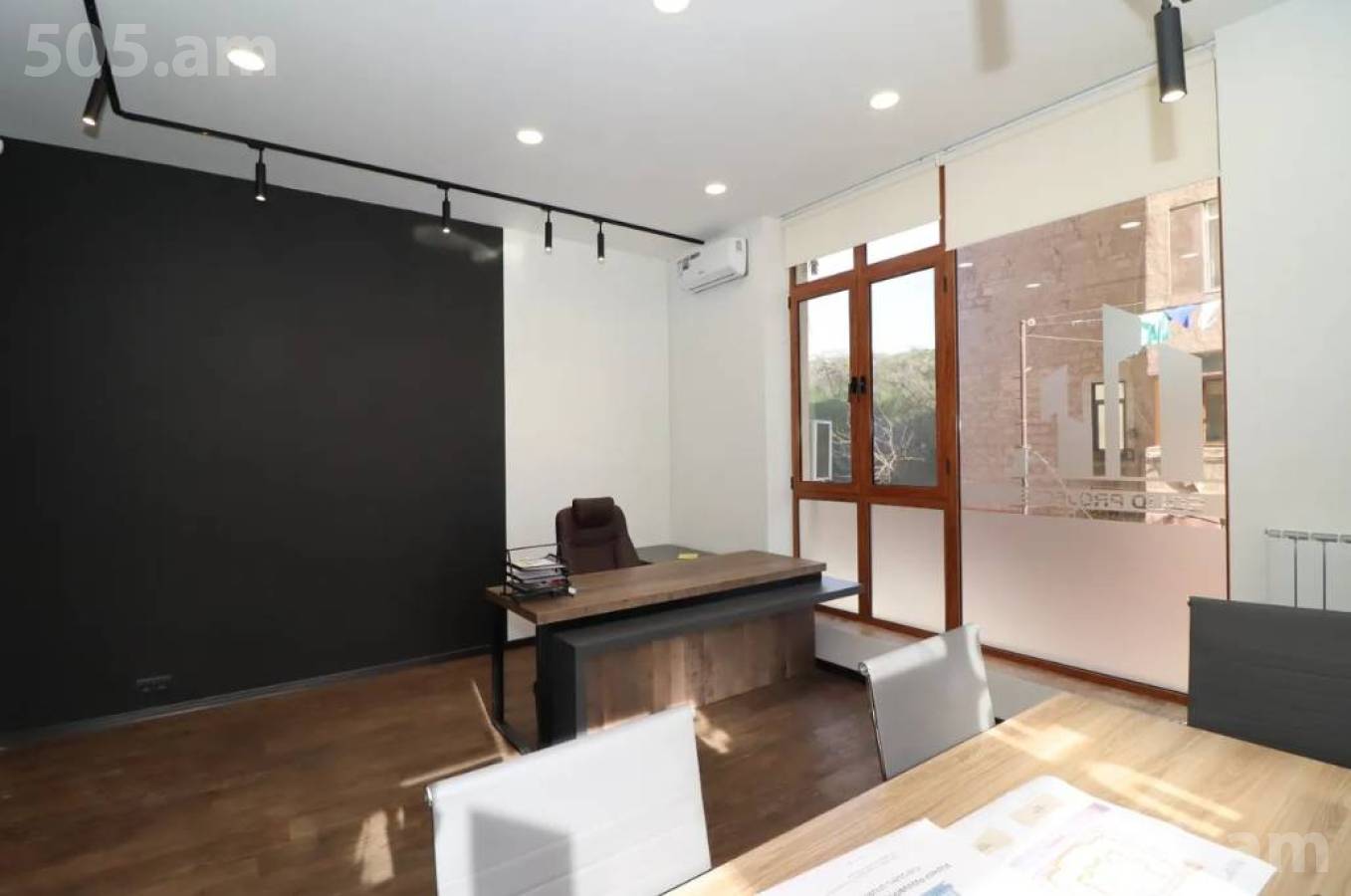 Commercial for rent خیابان لِر. کامسار, مرکز شهر ایروان, 151326