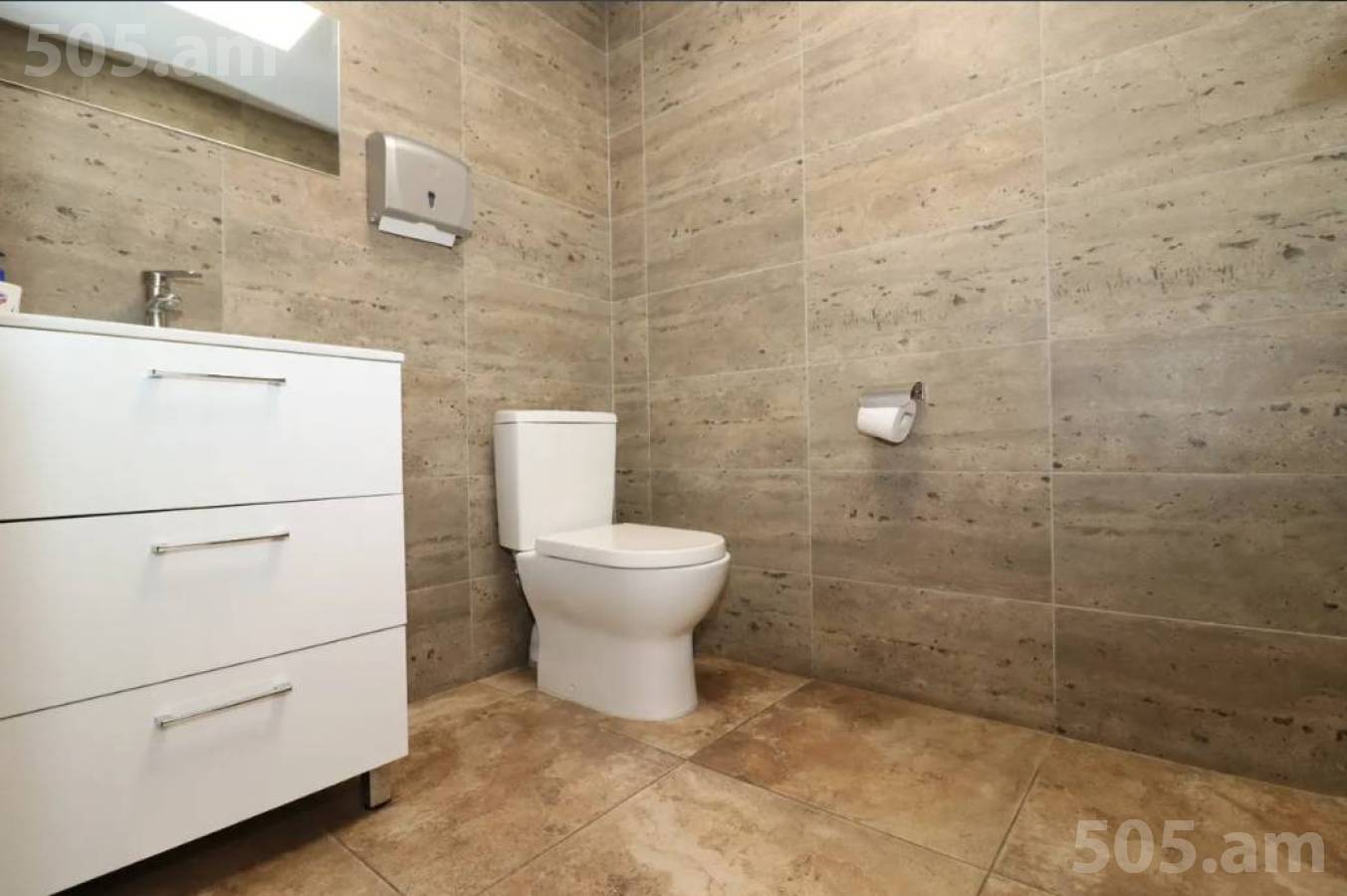 Commercial for rent خیابان لِر. کامسار, مرکز شهر ایروان, 151326