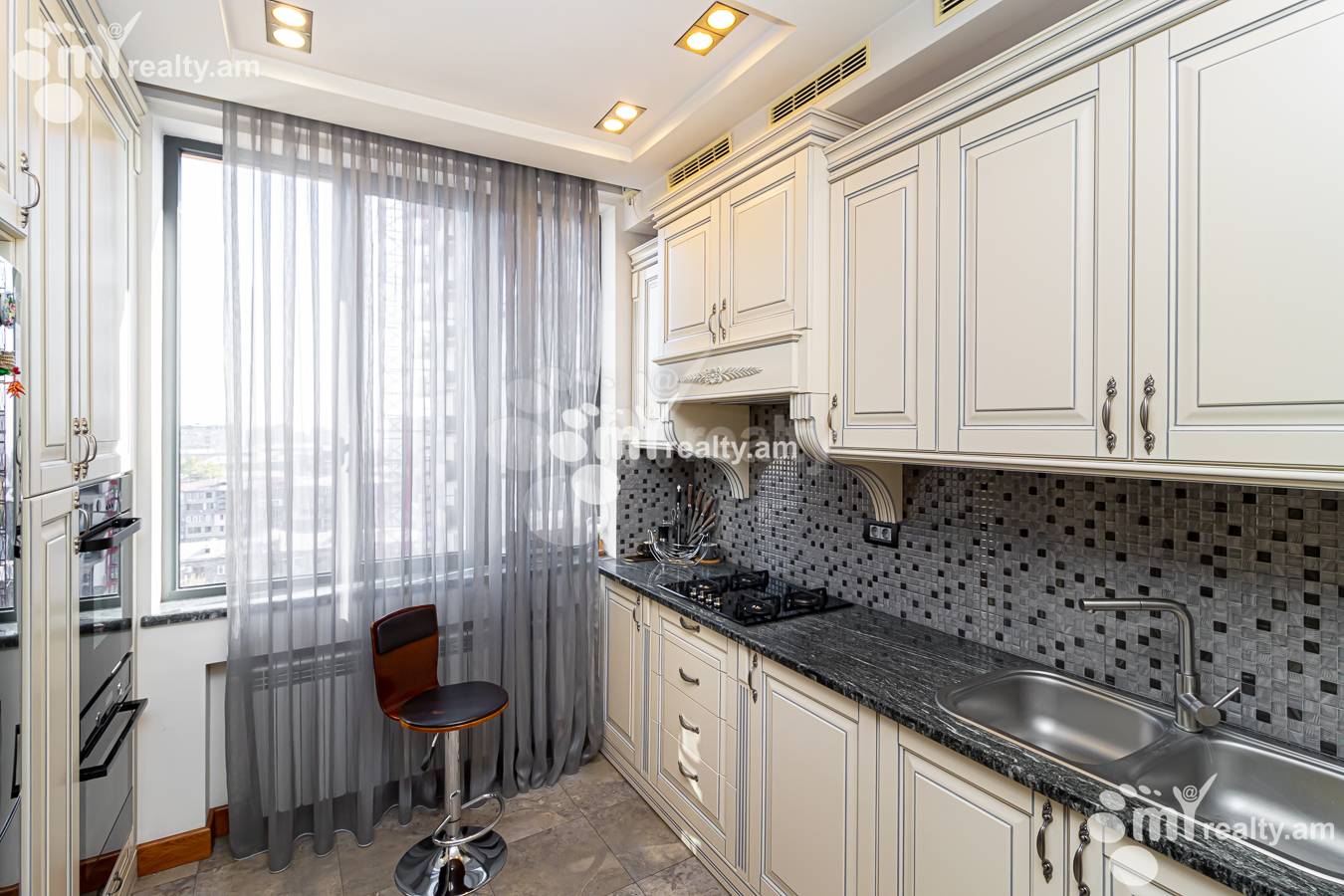 3 bedroom apartment for sale Gyulbenkyan St, Arabkir Yerevan, 154225