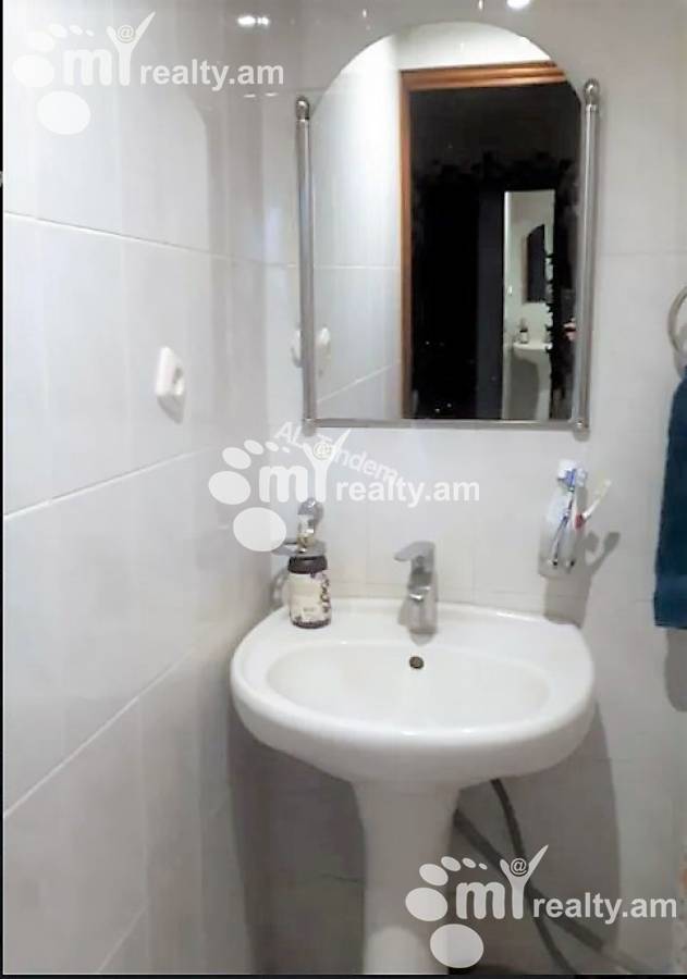 3 bedroom apartment for sale E. Qochar St, Center Yerevan, 138192