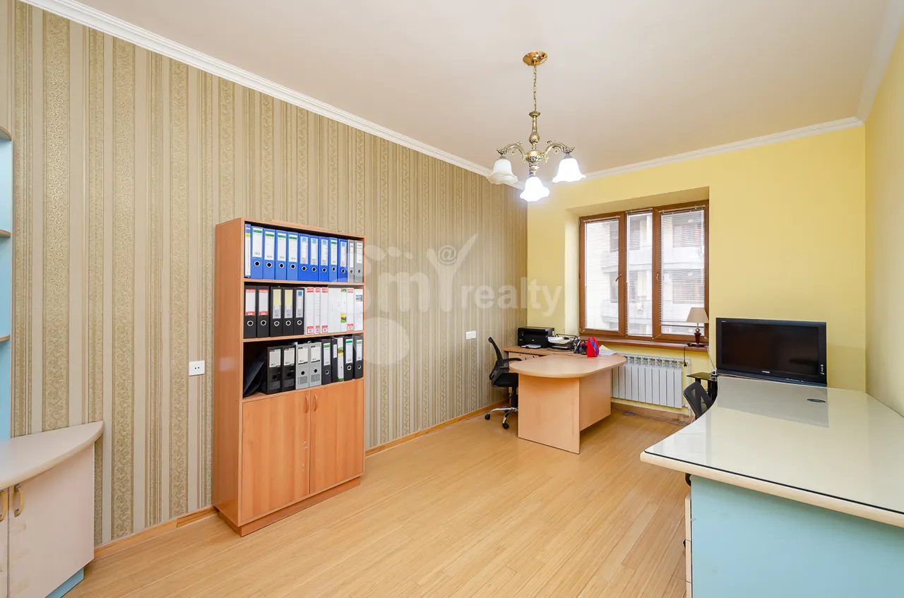 3 bedroom apartment for sale خیابان آرگیشتی, مرکز شهر ایروان, 157583