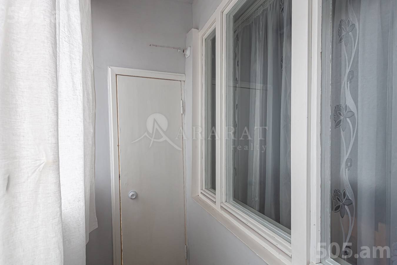 Купить 3 комнатную квартиру Каджазнуни ул, Центр Ереван, 147791