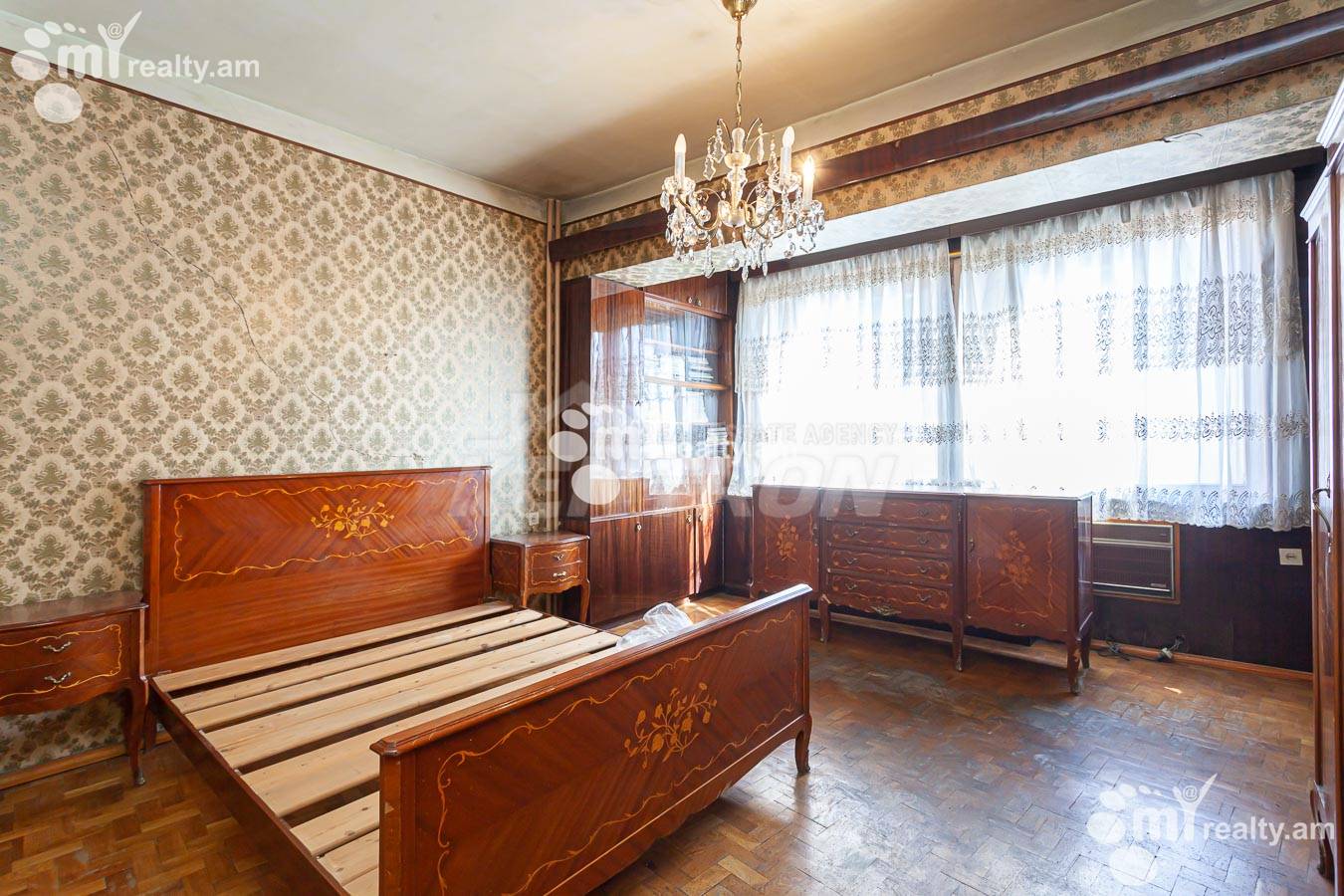 Купить 4 комнатную квартиру Таманян ул, Центр Ереван, 145123