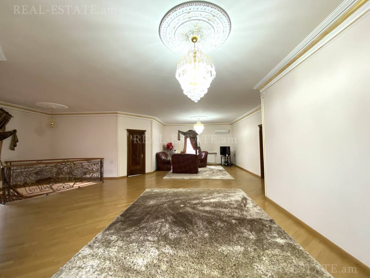 Купить дом Таиров ул., Центр Ереван, 118399