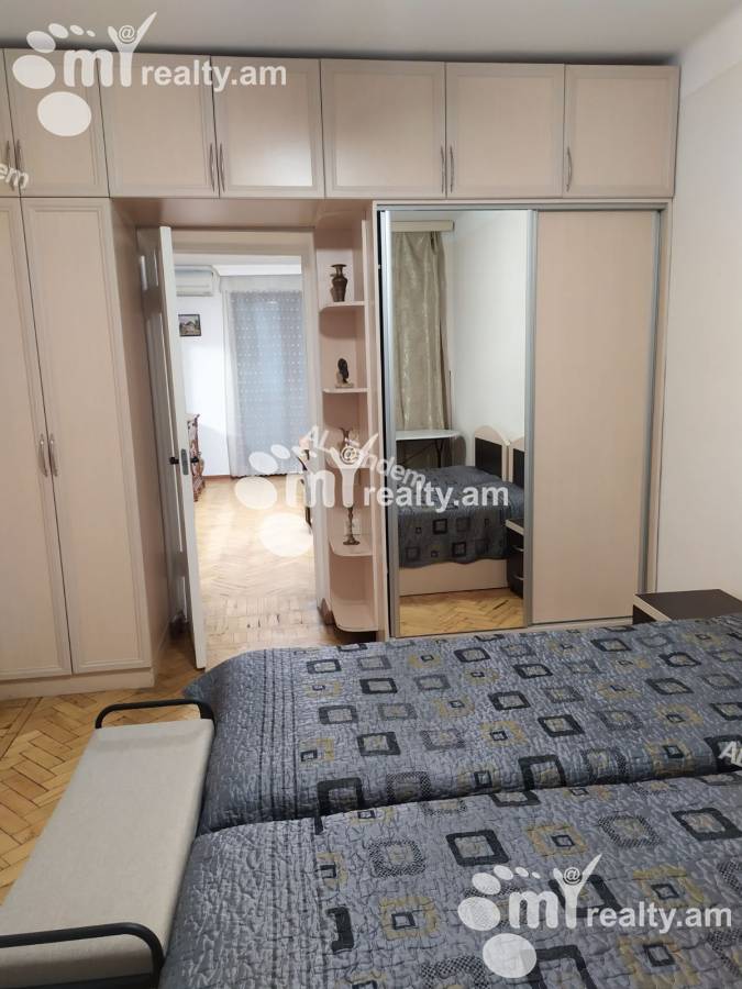 3 bedroom apartment for rent Abovyan St, Center Yerevan, 142503