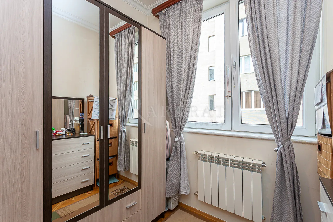 3 bedroom apartment for sale Pushkin St, Center Yerevan, 158495