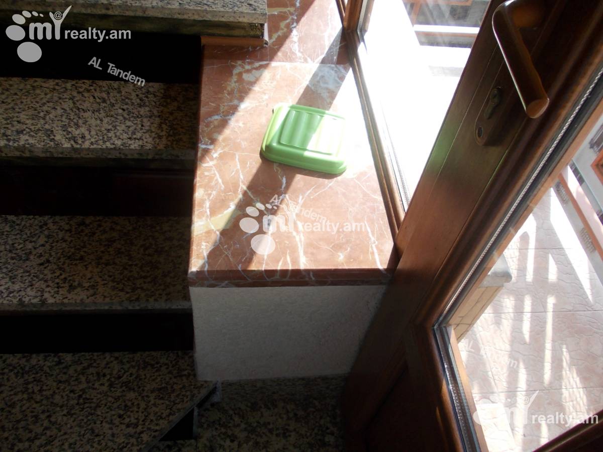 5 bedroom apartment for rent Deghatan St, Center Yerevan, 122413