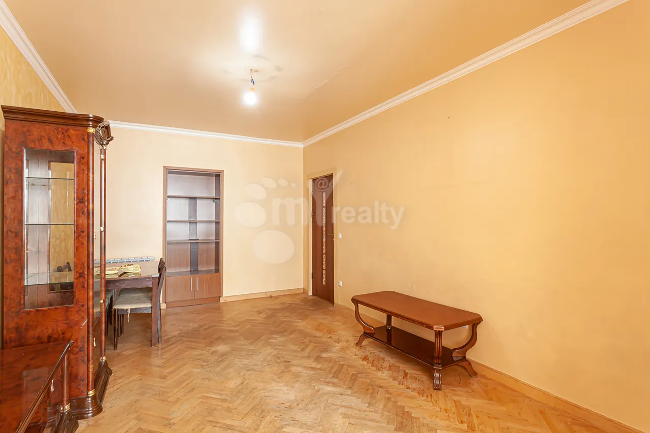 3 bedroom apartment for sale Zakyan St, Center Yerevan, 160263