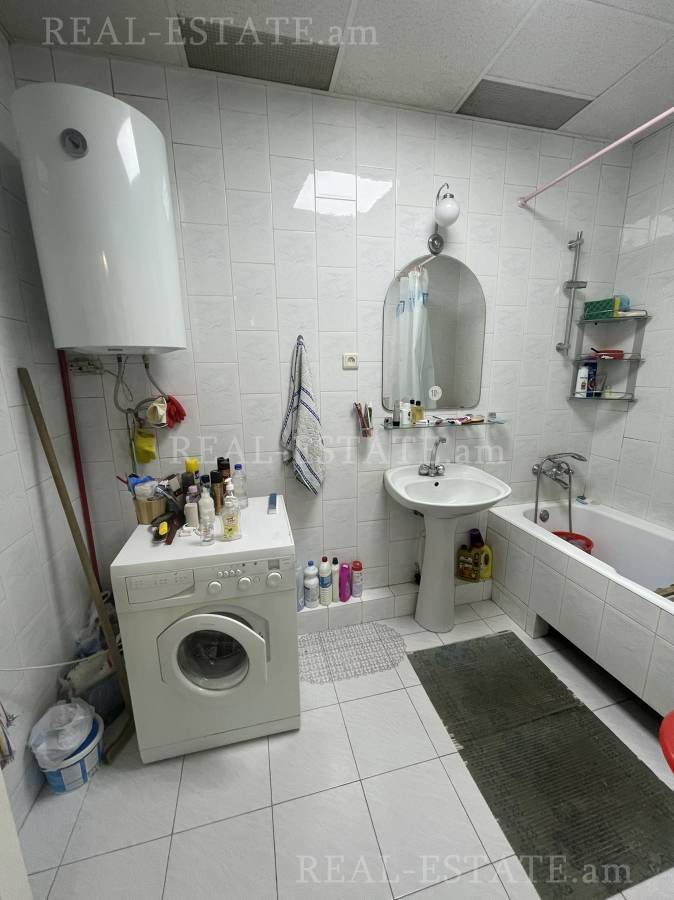 House for sale خیابان اِرزنکیان, عربگیر ایروان, 131697