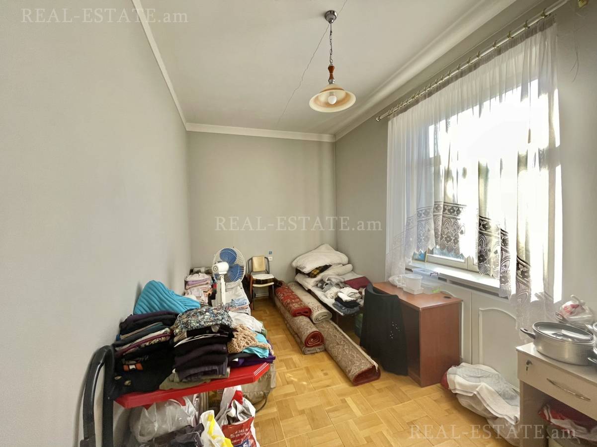 House for sale خیابان اِرزنکیان, عربگیر ایروان, 131697