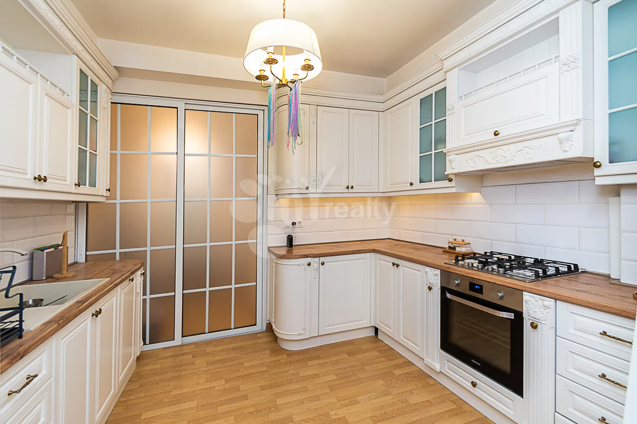 4 bedroom apartment for sale Hanrapetutyan St, Center Yerevan, 159788