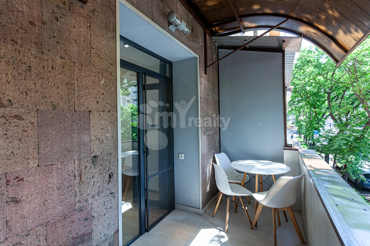 3 bedroom apartment for rent Saryan St, Center Yerevan, 160473