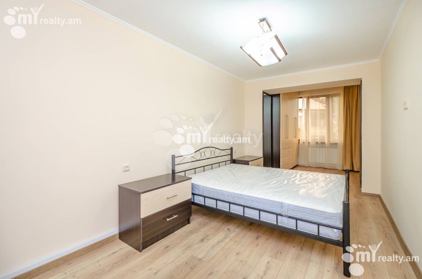 3 bedroom apartment for rent Mashtots Ave, Center Yerevan, 153109