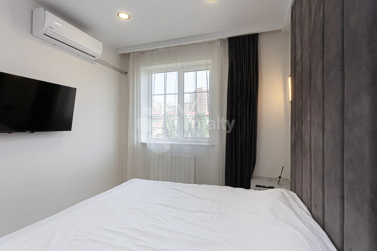 2 bedroom apartment for sale Ghazar Parpetsi St, Center Yerevan, 161841