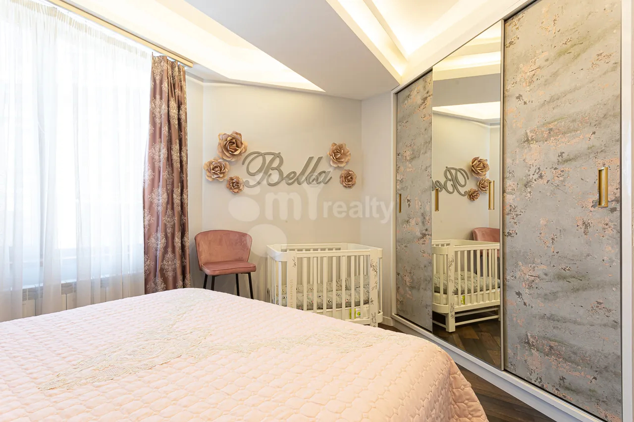 4 bedroom apartment for sale Kievyan St, Arabkir Yerevan, 157370