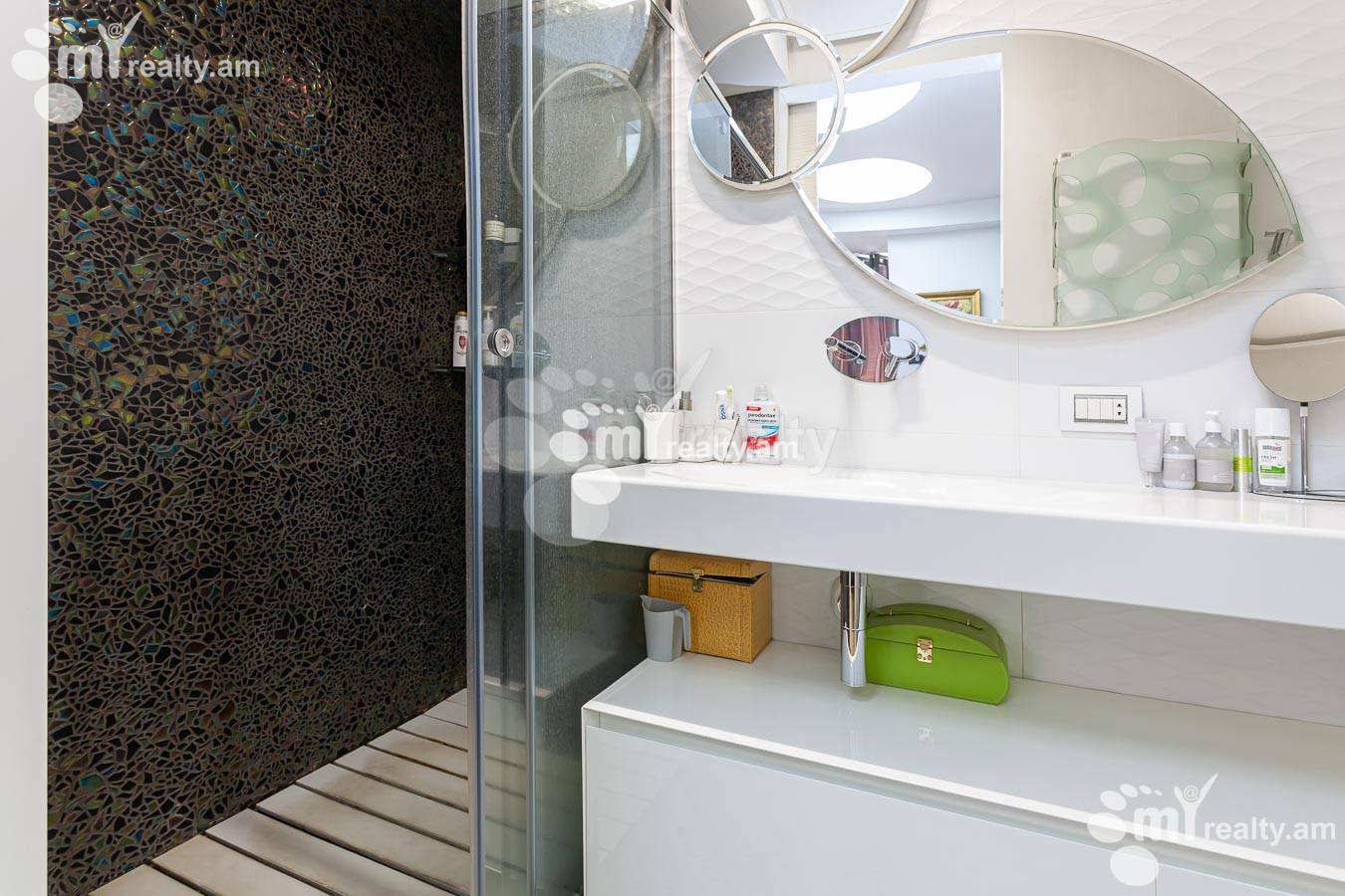 4 սենյականոց բնակարան  Տերյան փող, Կենտրոն Երևան, 155295