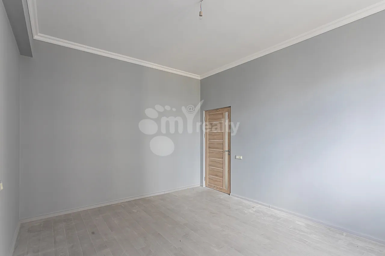 4 սենյականոց բնակարան  Մ․ Մելքոնյան փող, Կենտրոն Երևան, 160108