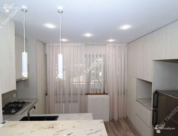 varcov-bnakaran/2-senyakanoc/Kajaznuni+St/Center/Yerevan